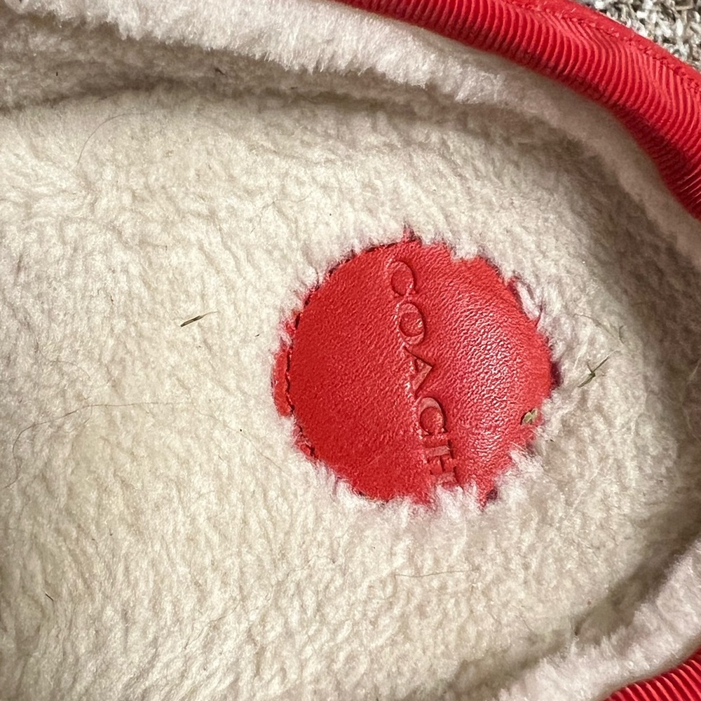 Coach women’s Red slippers size 8.5 - Picture 6 of 7
